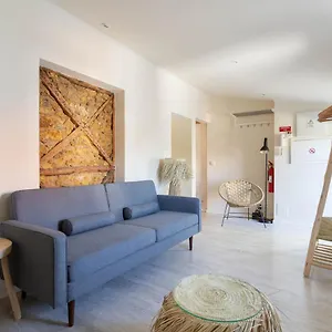 Apartment Santa Marinha, Lisbon