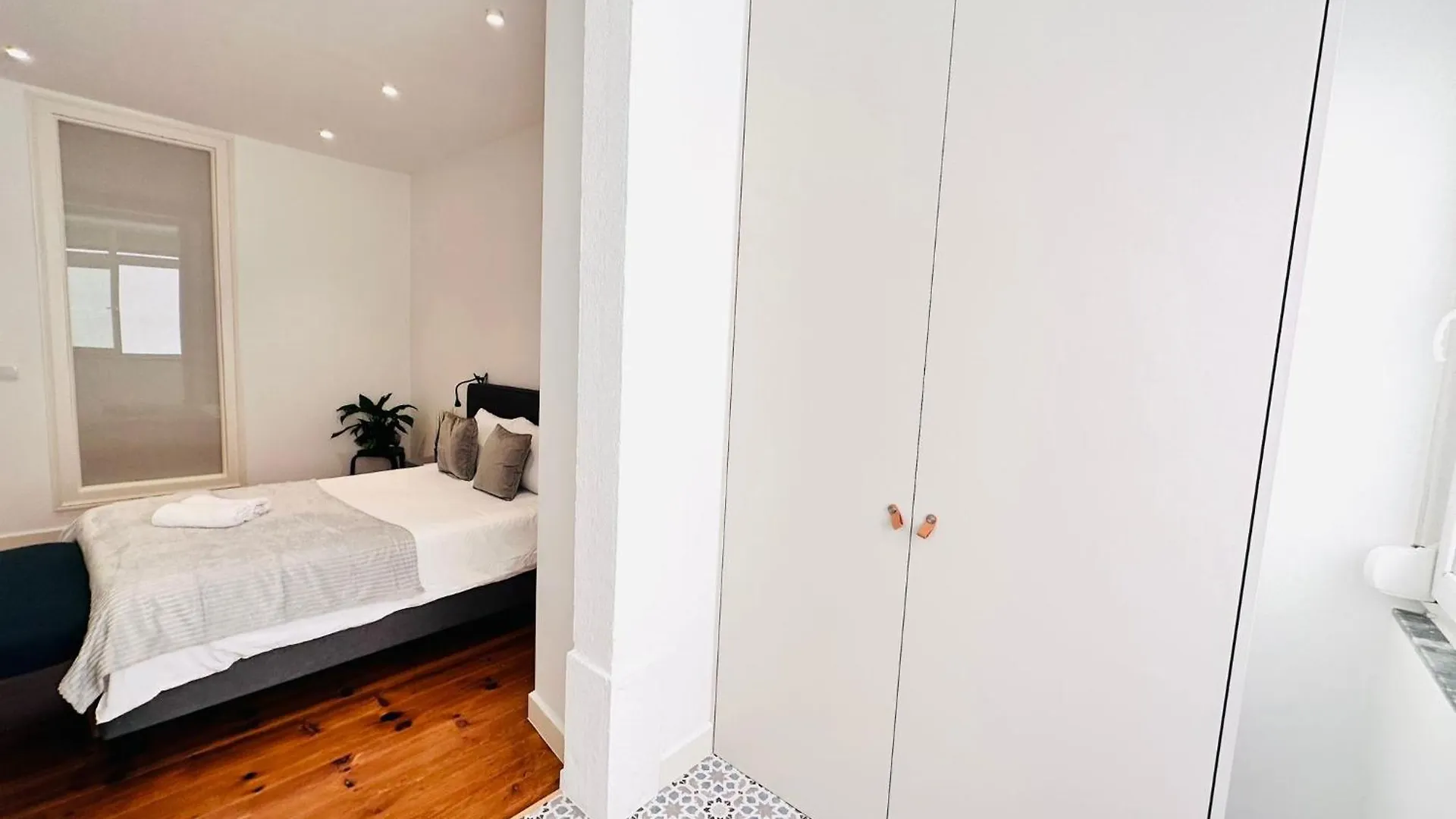 Bernardim - No 87 - 2B - The Three-Bedroom Escape Lisbon Apartment